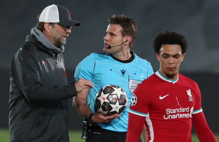 中超-法比奥造绝平球 10人国安2-2申花中超-李松益进队史中超首球 云南1-1浙江获中超第1分中超-杨超声梅开二度 梅州客家2-1河南队取赛季首胜