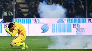 十三水实战：当你拿到三副顺子时，该如何优化水数收益？（十三水实战攻略：三副顺子到手，如何最大化水数？）